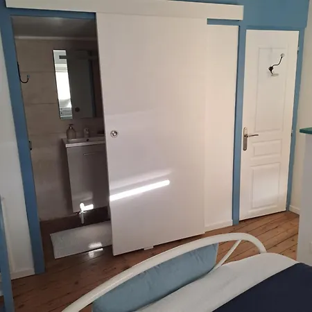 F1 proche des Thermes Vichy Chambre photo